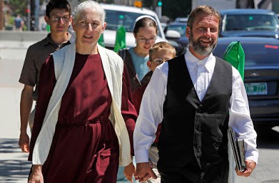 isabella and lisa 07