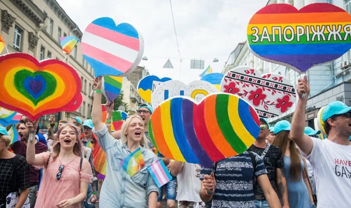 oukrania dialyetai tha ginei parelasi loatki 01