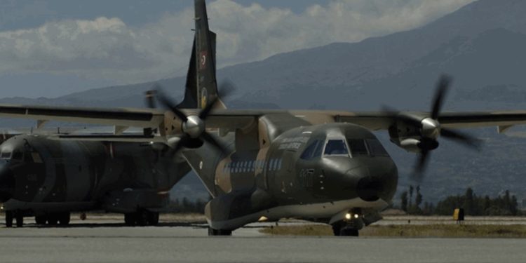 livyi epimenei sto mnimonio me tin agkyra 01