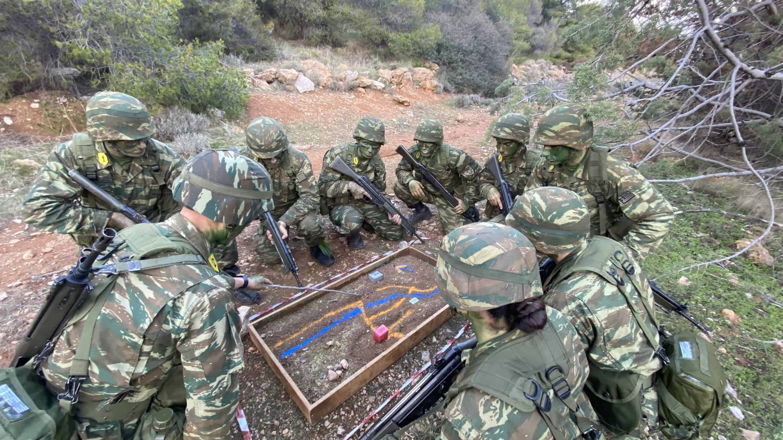 stratiotiki scholi eyelpidon entyposiaka plana apo tin cheimerini ekpaideysi sto keoach 01