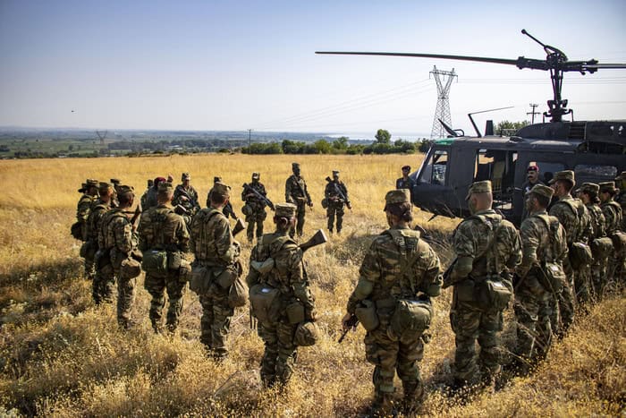 therini ekpaideysi sholis monimon ypaxiomatikon smy 01