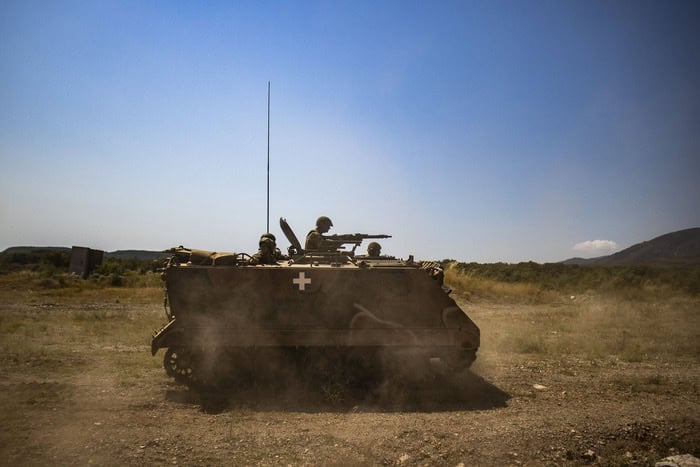 therini ekpaideysi sholis monimon ypaxiomatikon smy 01