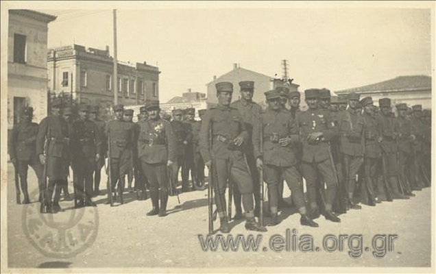 enas megalos iroas tis ellados 01