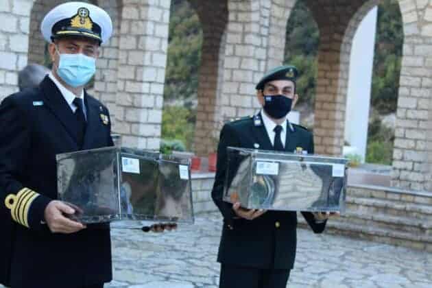 entafiasmos 32 ellinon pesonton 01