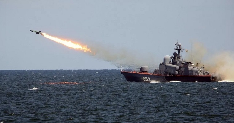 i indiki triaina exeytelizei to naytiko toy pakistan 01