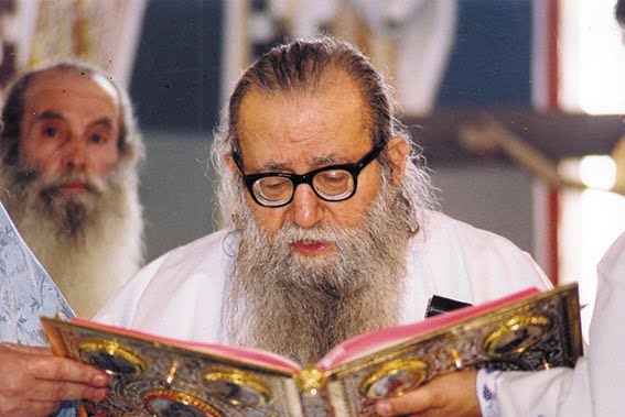 mhtropoliths flwrinhs aygoystinos kantiwths 01