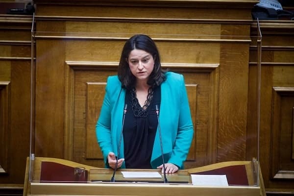 toxika vivlia gia ti theoria ton fylon sta scholeia 01