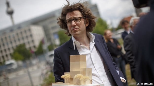 naos tou enos theou 02